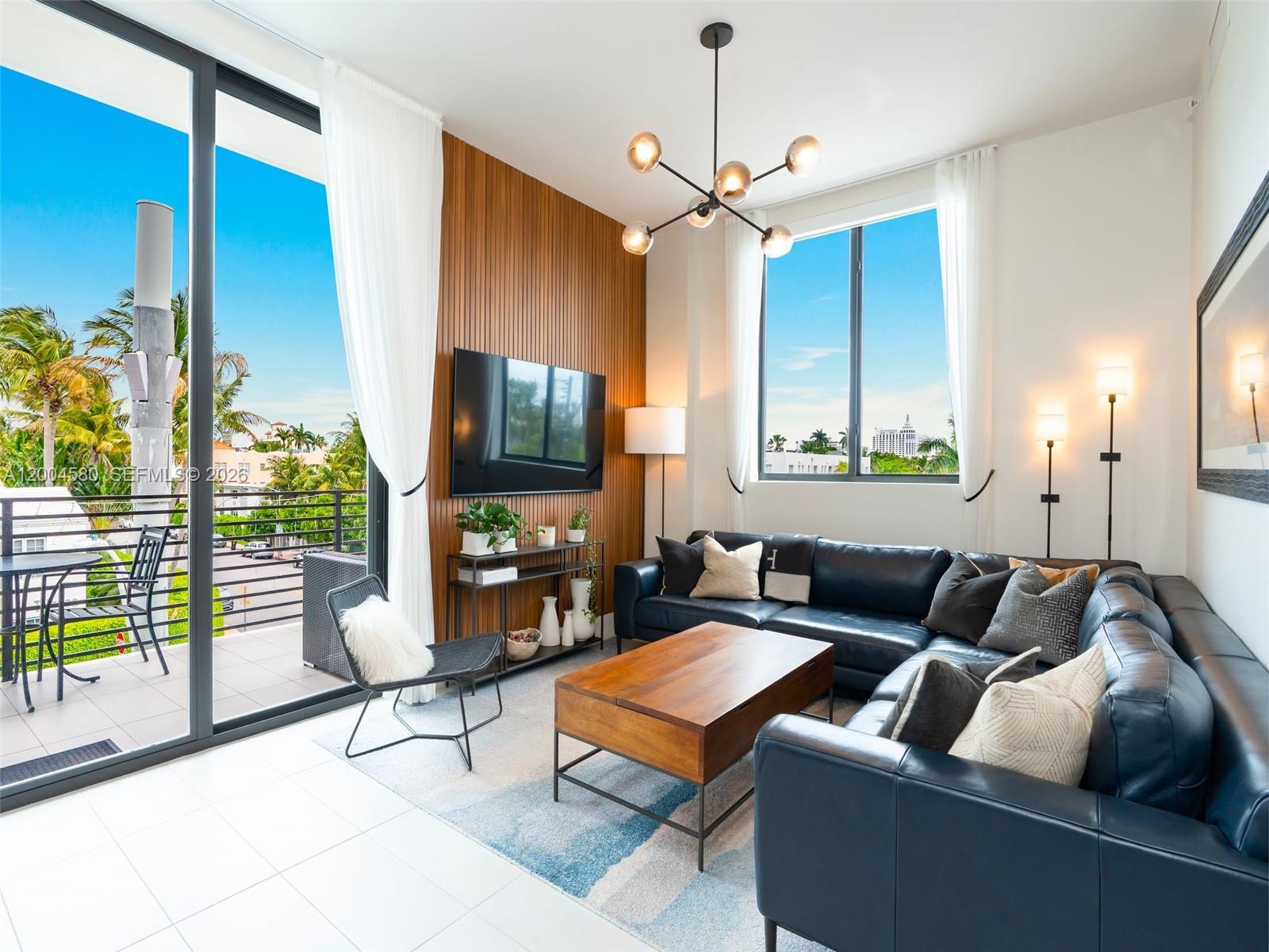 1030 15th St #321 Miami Beach, FL 33139