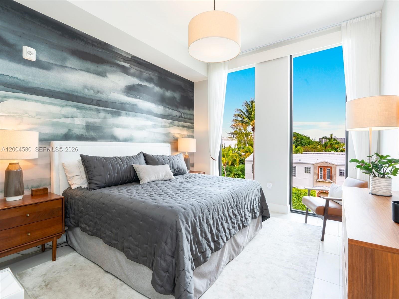 1030 15th St #321 Miami Beach, FL 33139