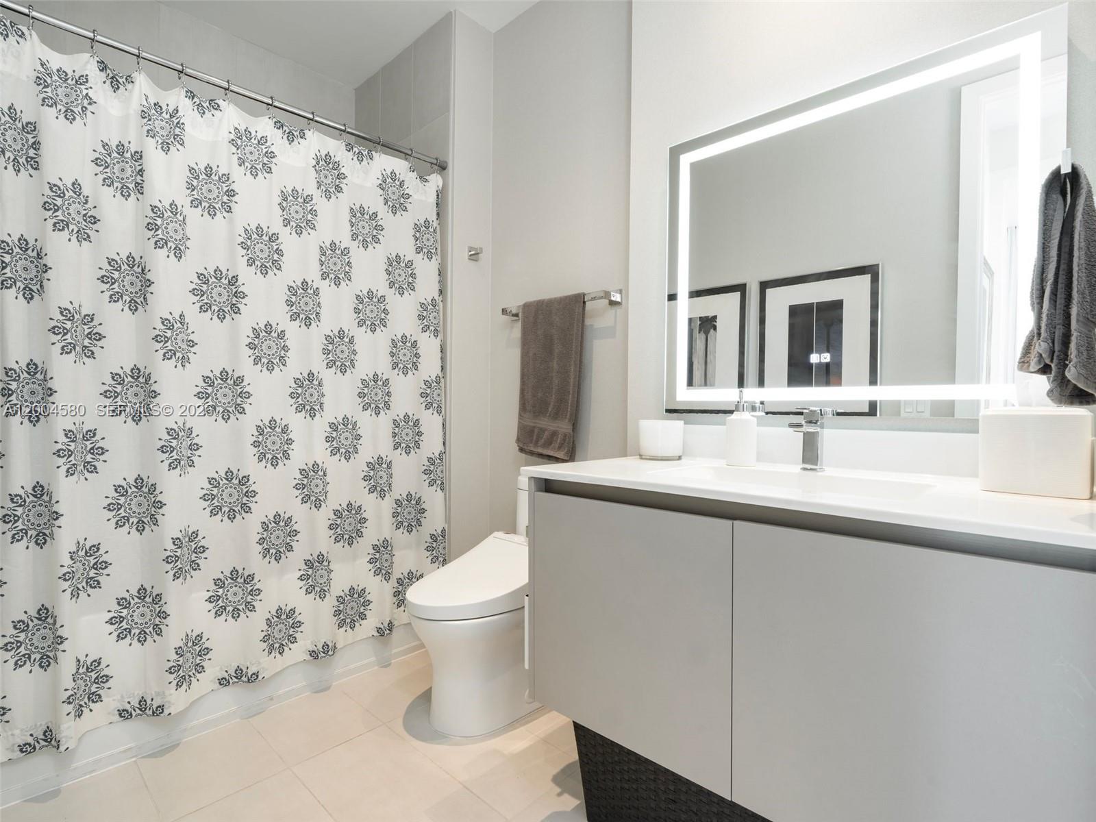 1030 15th St #321 Miami Beach, FL 33139