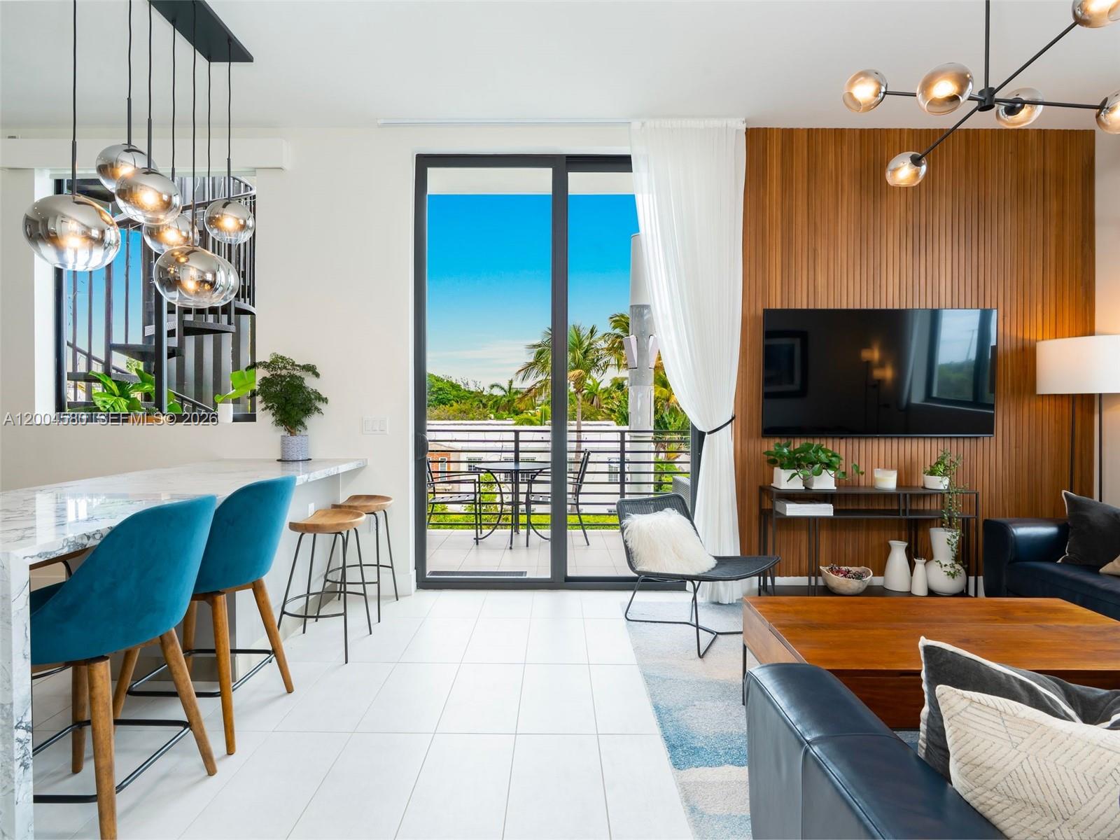 1030 15th St #321 Miami Beach, FL 33139