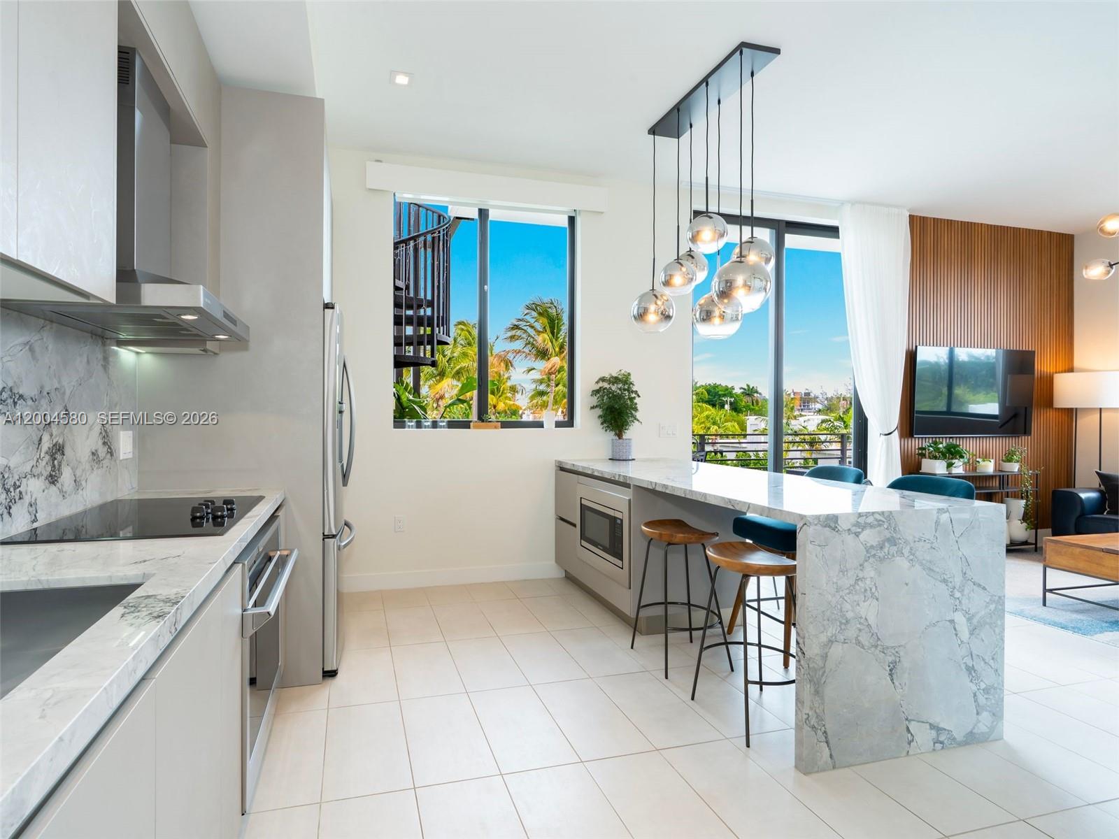 1030 15th St #321 Miami Beach, FL 33139