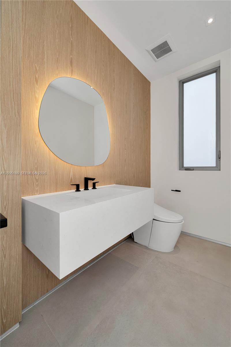 2100 S Miami Ave Miami, FL 33129