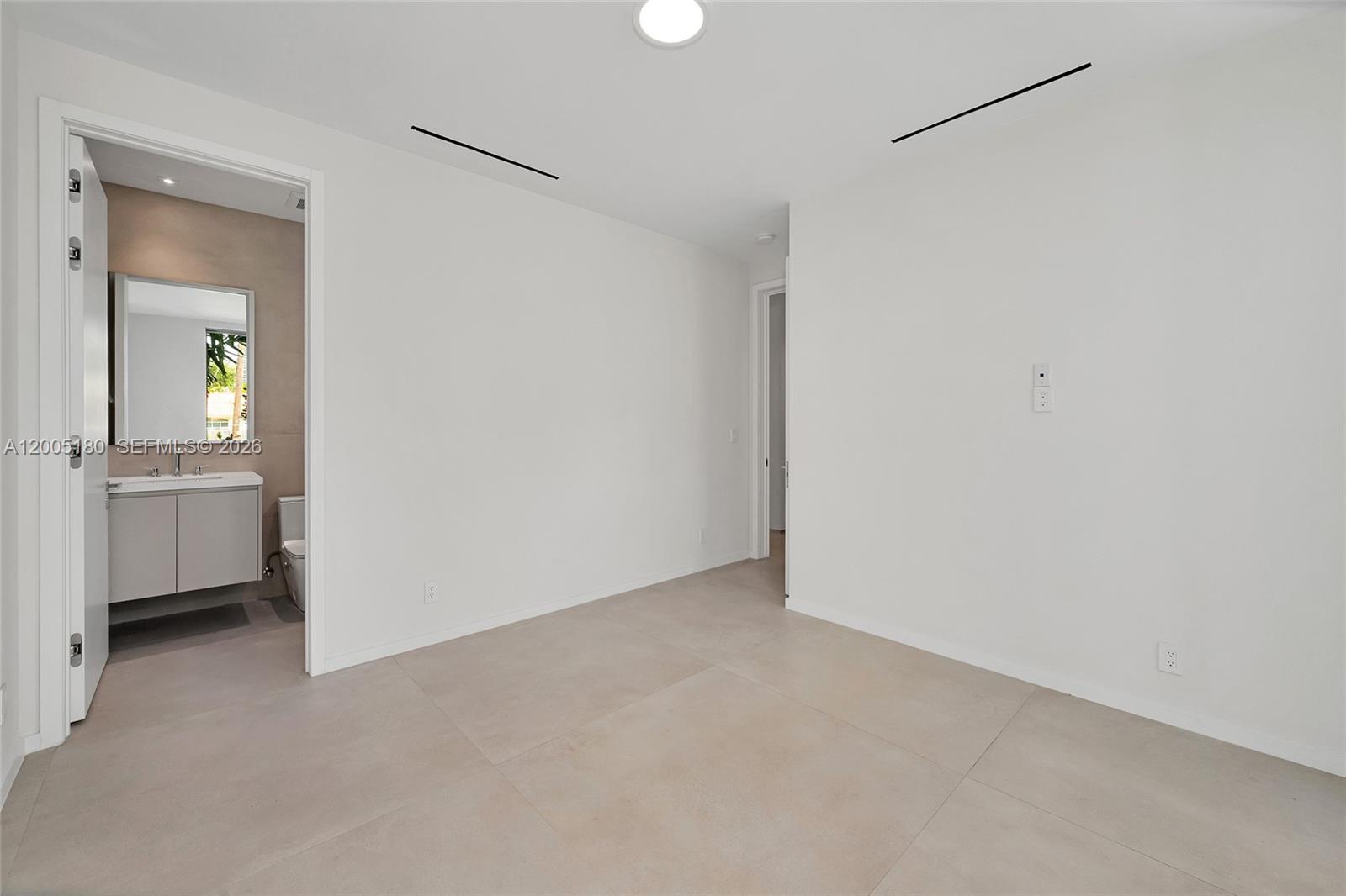 2100 S Miami Ave Miami, FL 33129