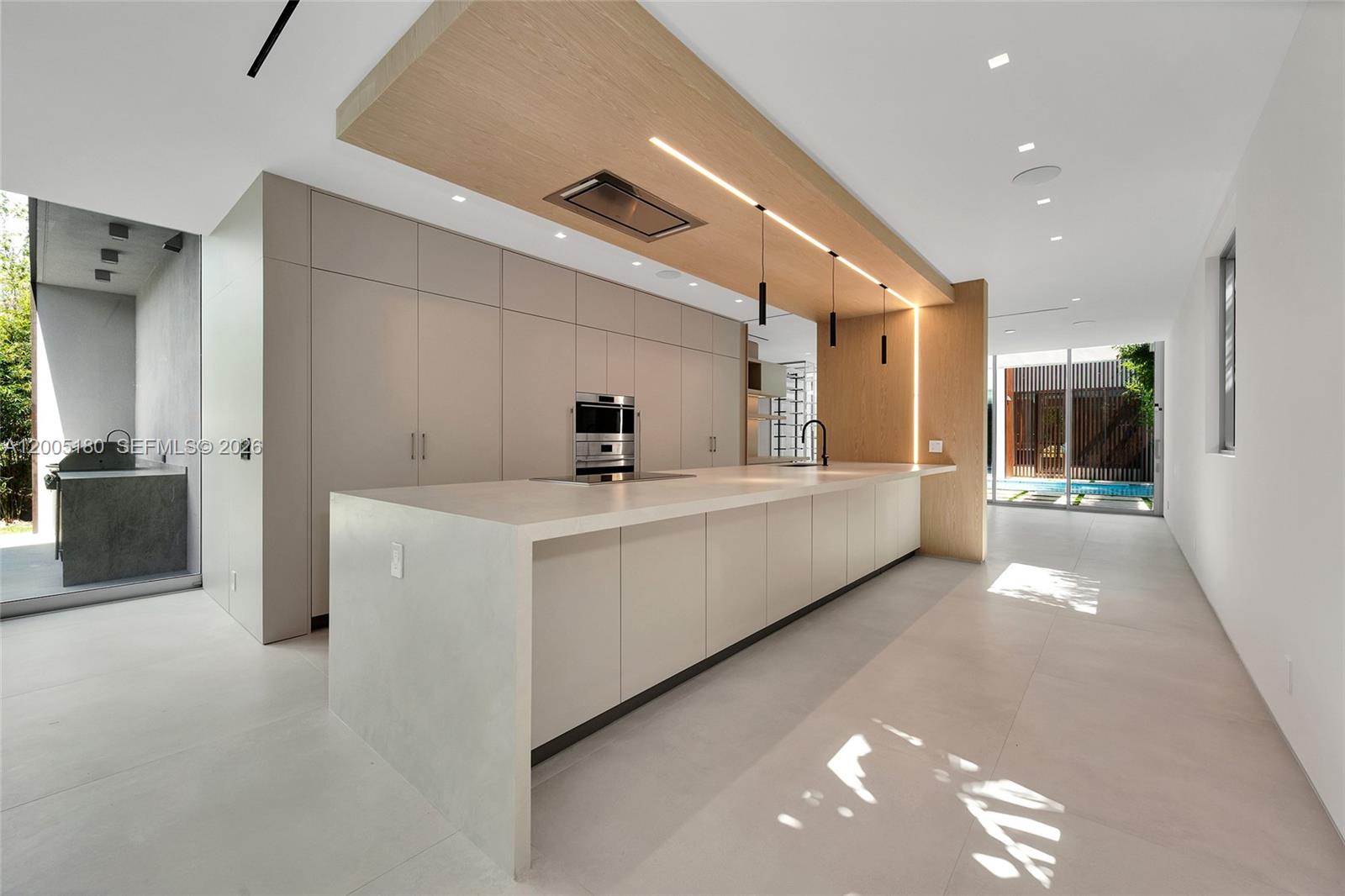 2100 S Miami Ave Miami, FL 33129