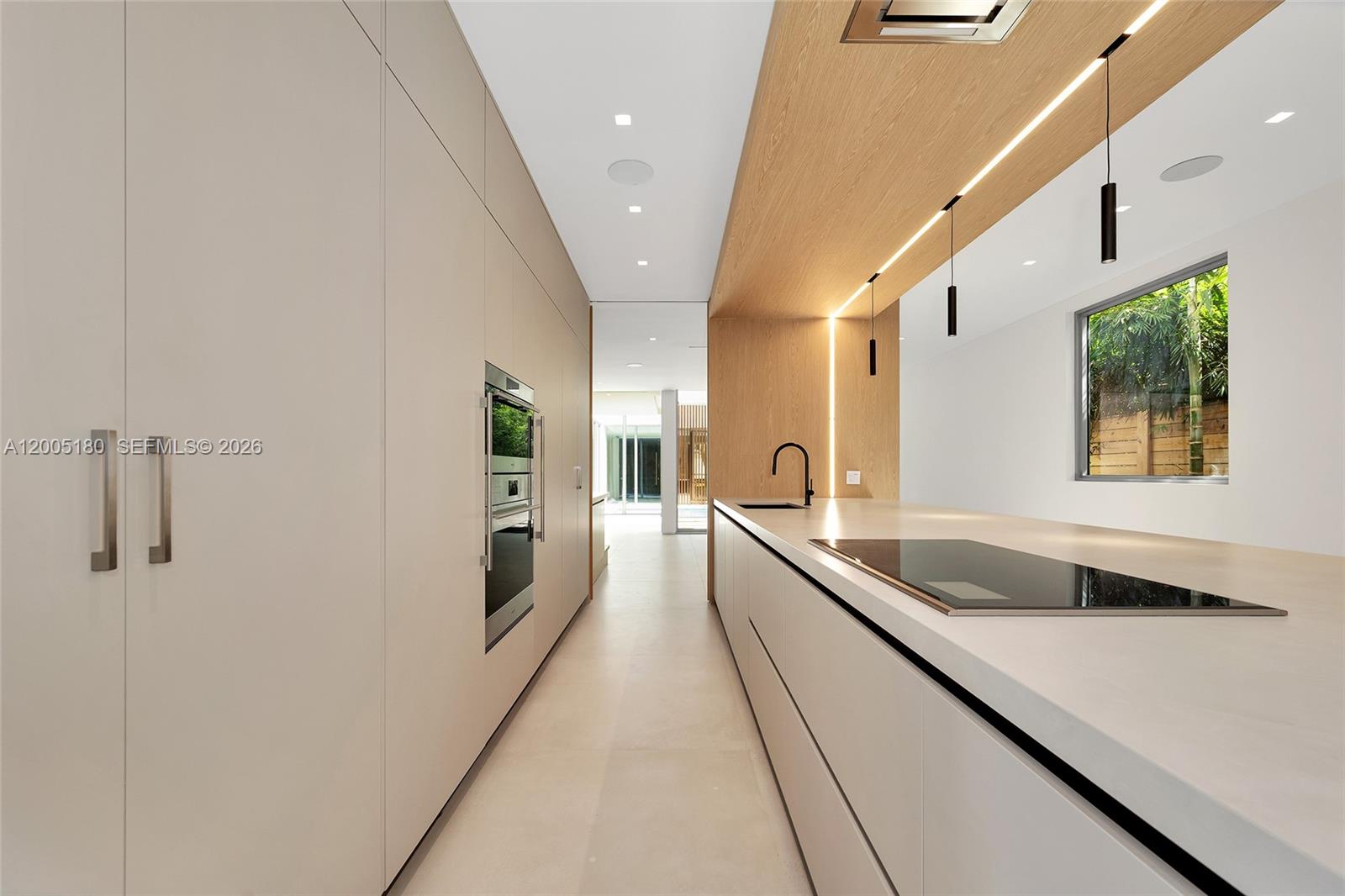 2100 S Miami Ave Miami, FL 33129