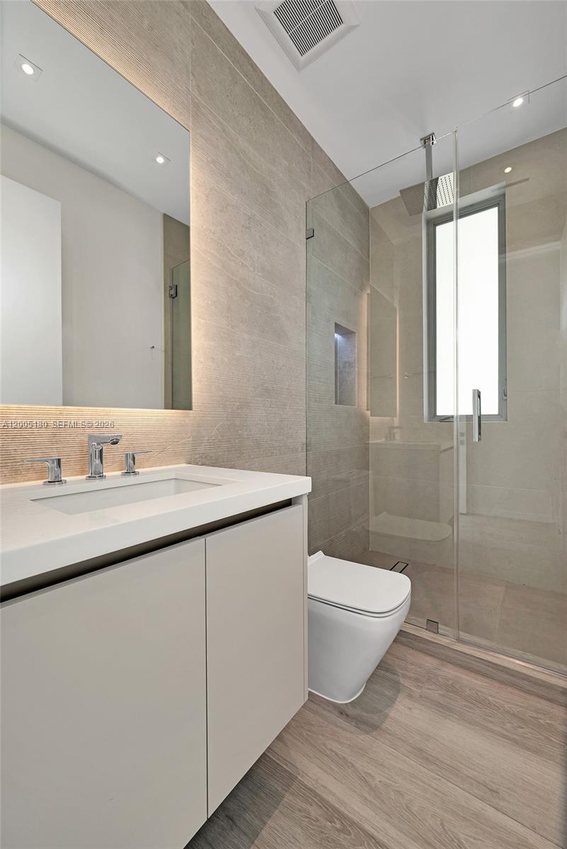 2100 S Miami Ave Miami, FL 33129