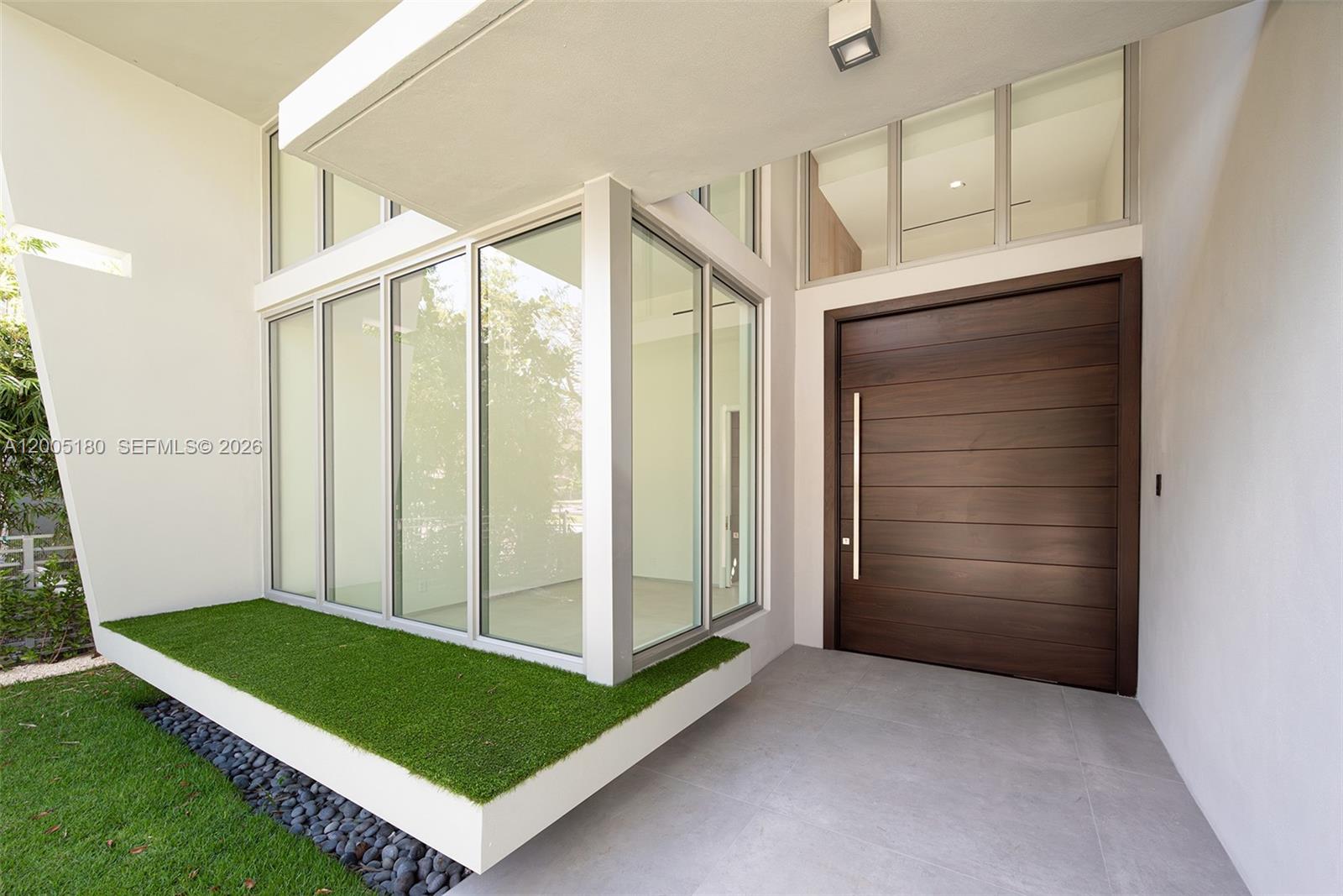 2100 S Miami Ave Miami, FL 33129