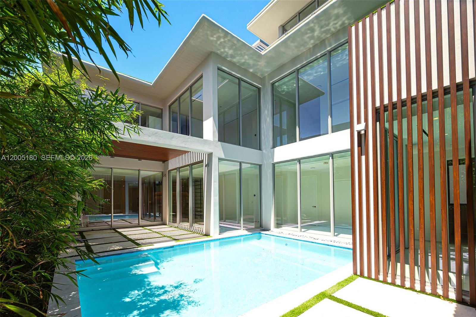 2100 S Miami Ave Miami, FL 33129