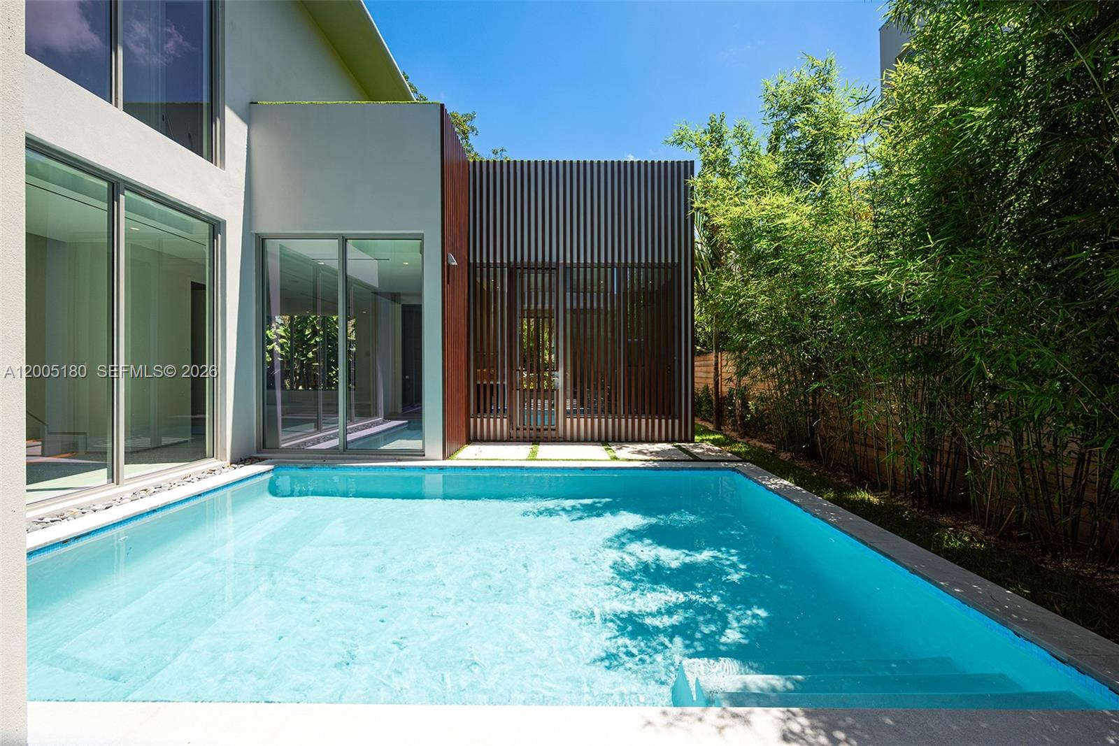 2100 S Miami Ave Miami, FL 33129