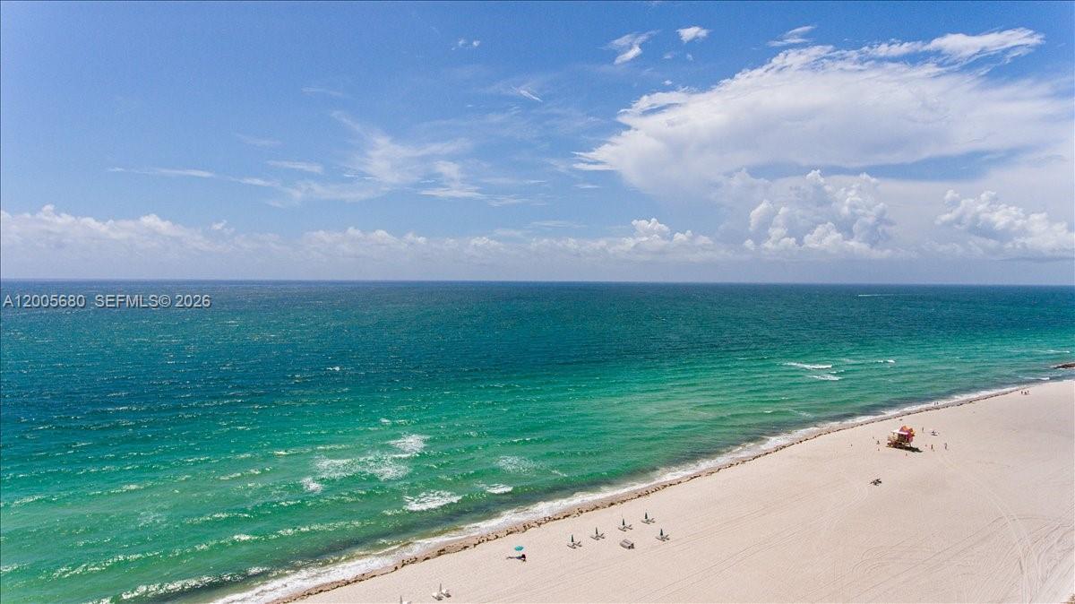 3801 Collins Ave #1105 Miami Beach, FL 33140