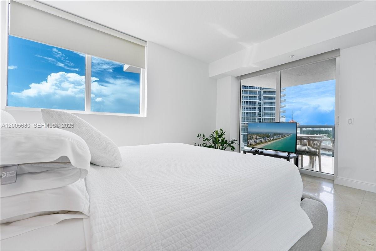 3801 Collins Ave #1105 Miami Beach, FL 33140