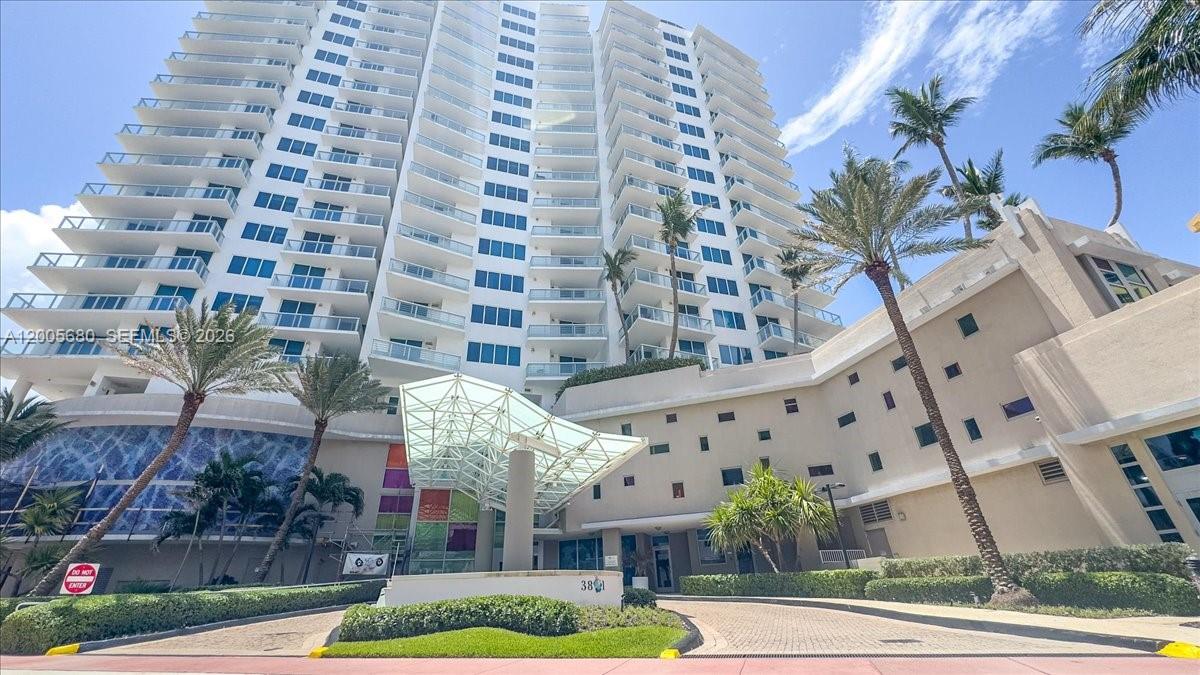 3801 Collins Ave #1105 Miami Beach, FL 33140