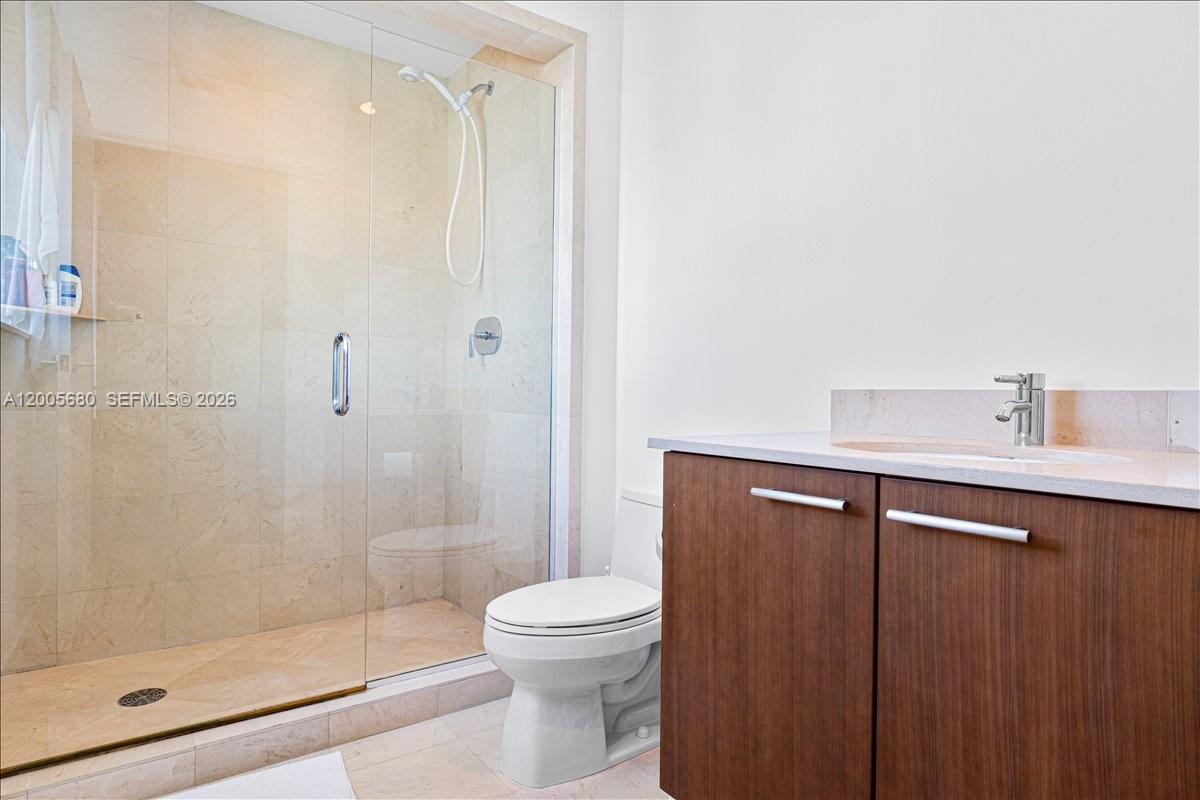 3801 Collins Ave #1105 Miami Beach, FL 33140