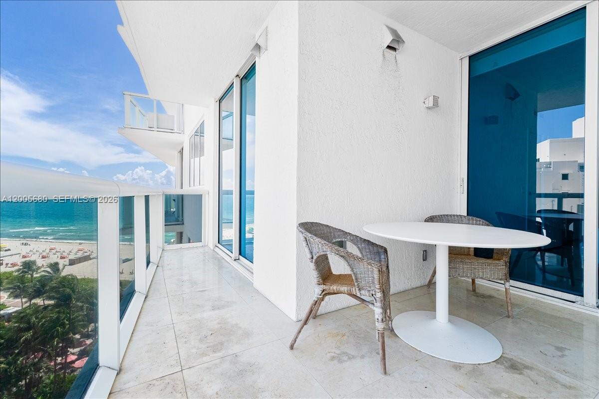 3801 Collins Ave #1105 Miami Beach, FL 33140
