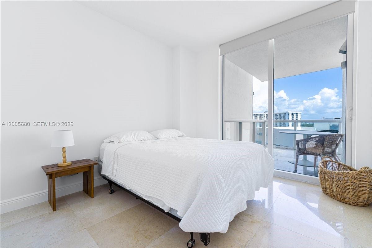 3801 Collins Ave #1105 Miami Beach, FL 33140