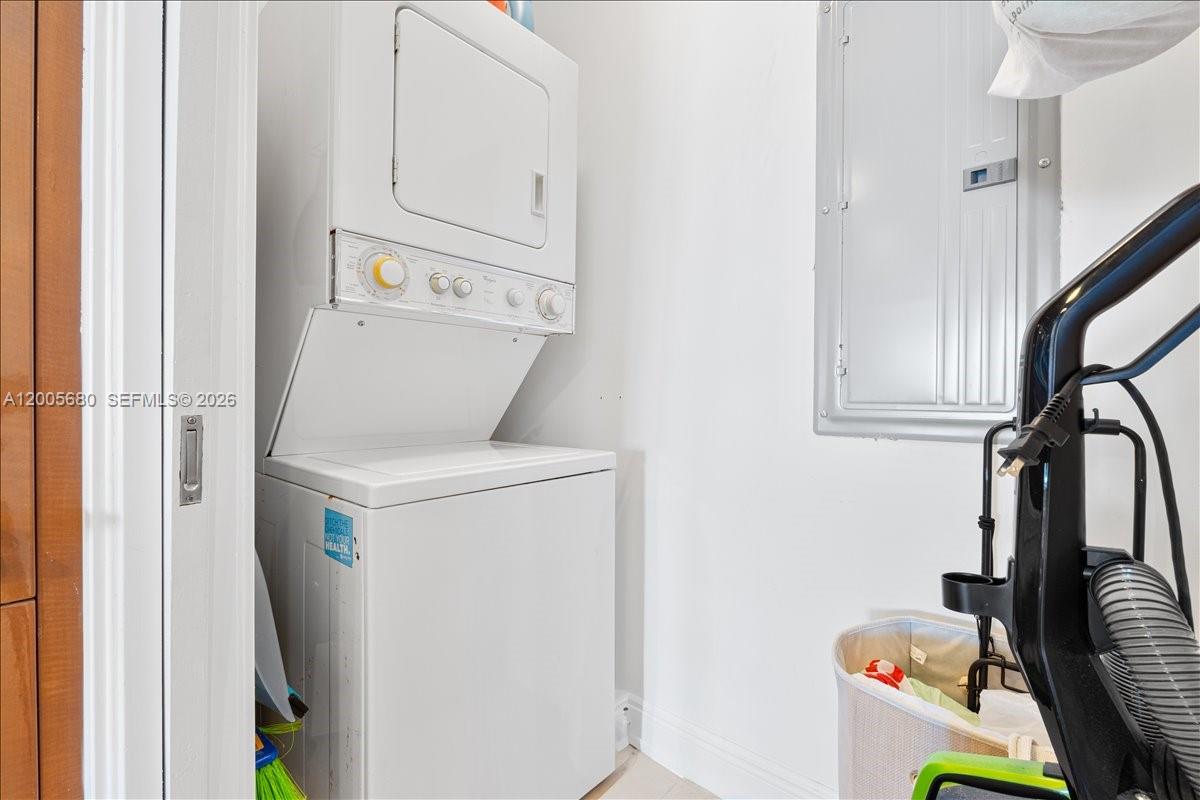 3801 Collins Ave #1105 Miami Beach, FL 33140