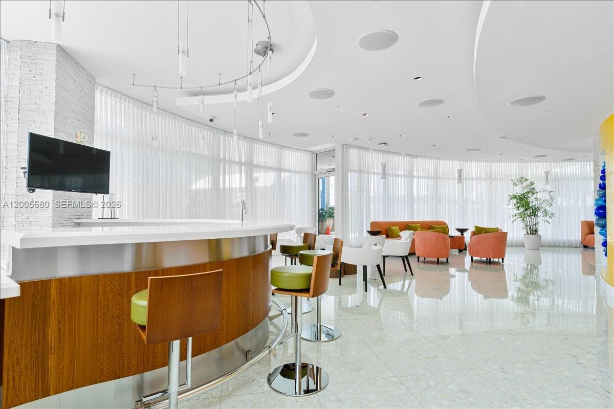 3801 Collins Ave #1105 Miami Beach, FL 33140