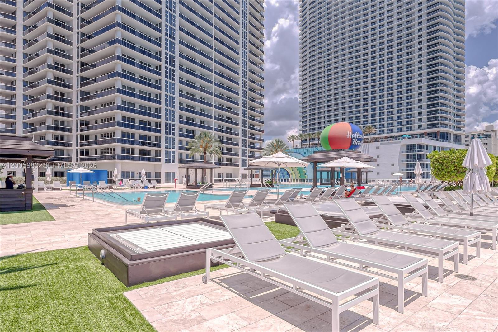image Beach Club 243