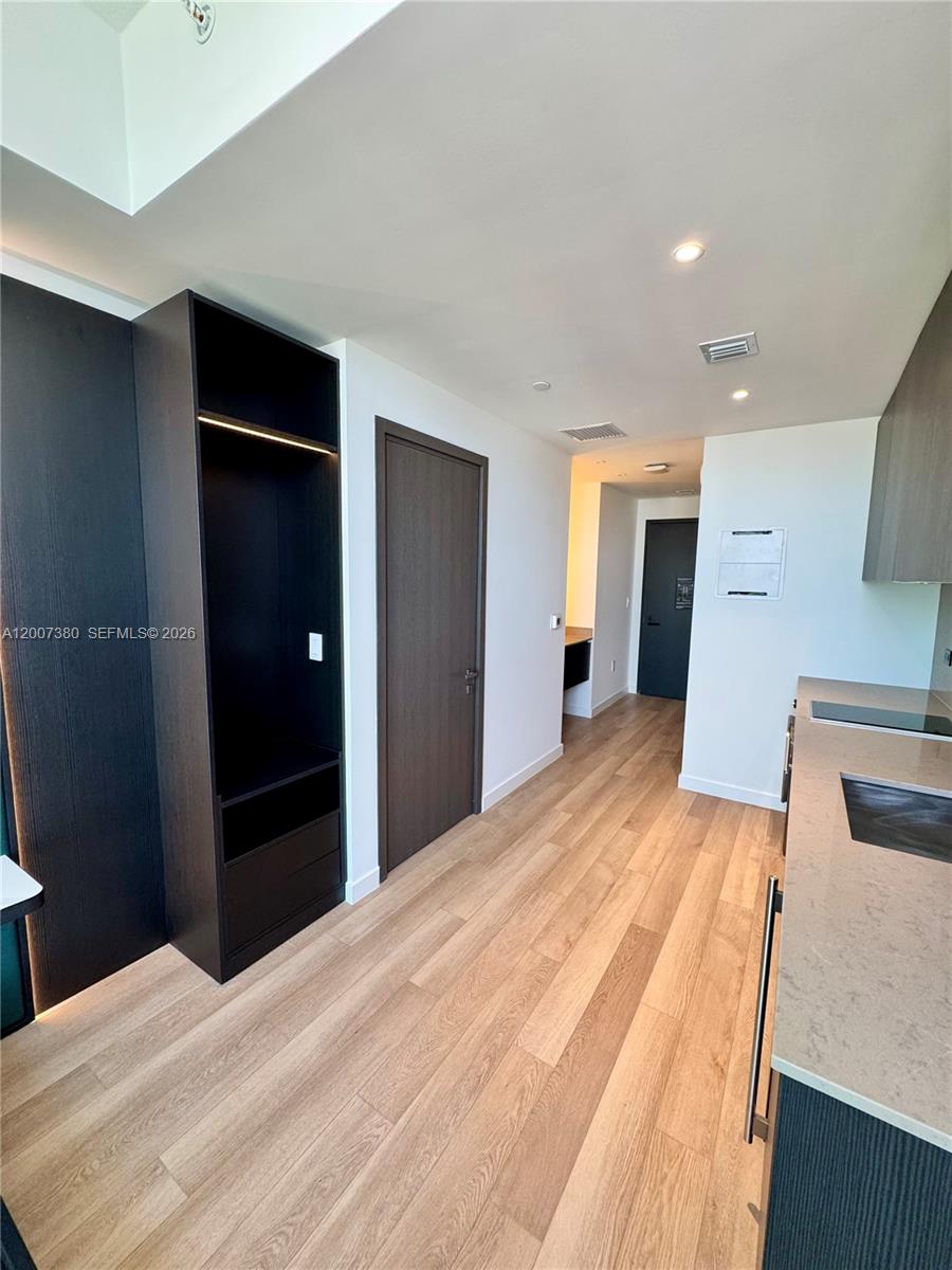 image E11EVEN Hotel & Residences4