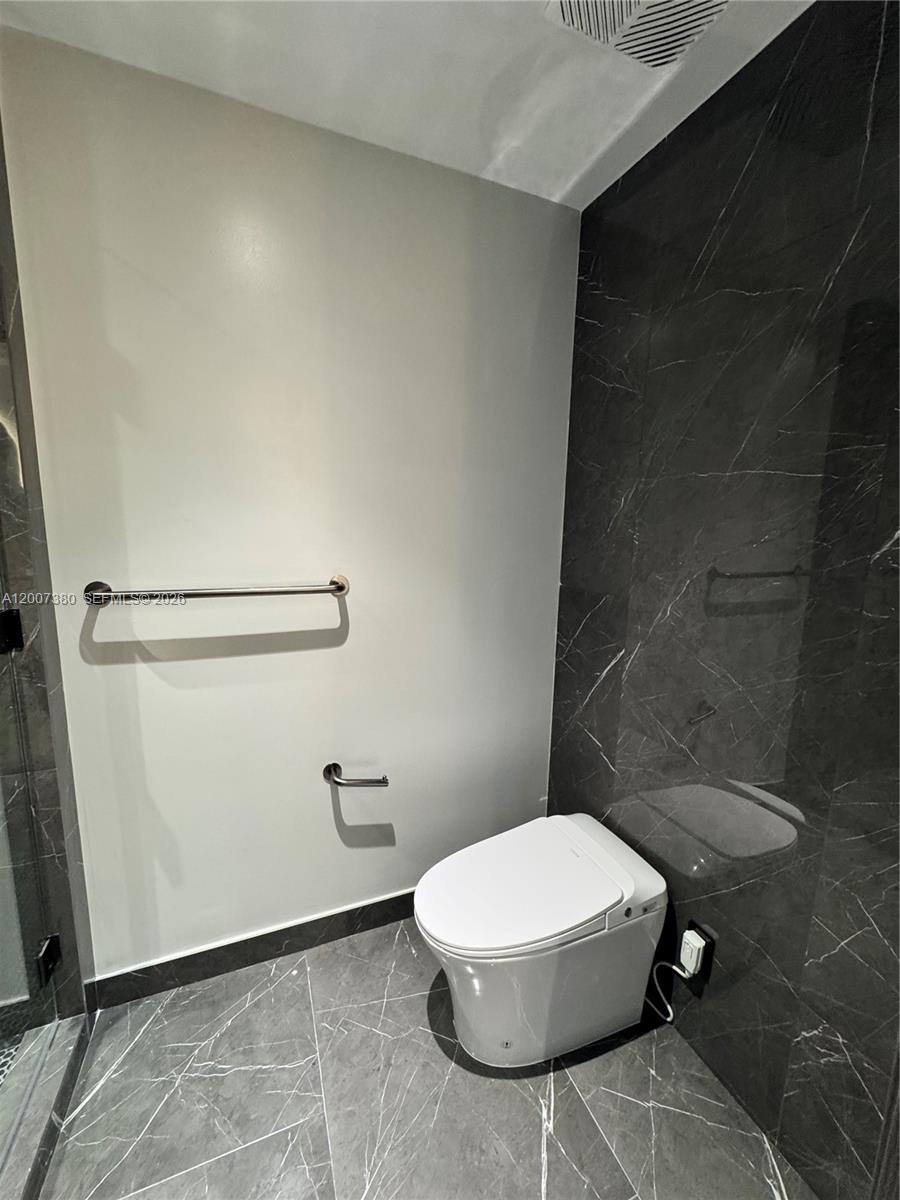 image E11EVEN Hotel & Residences6