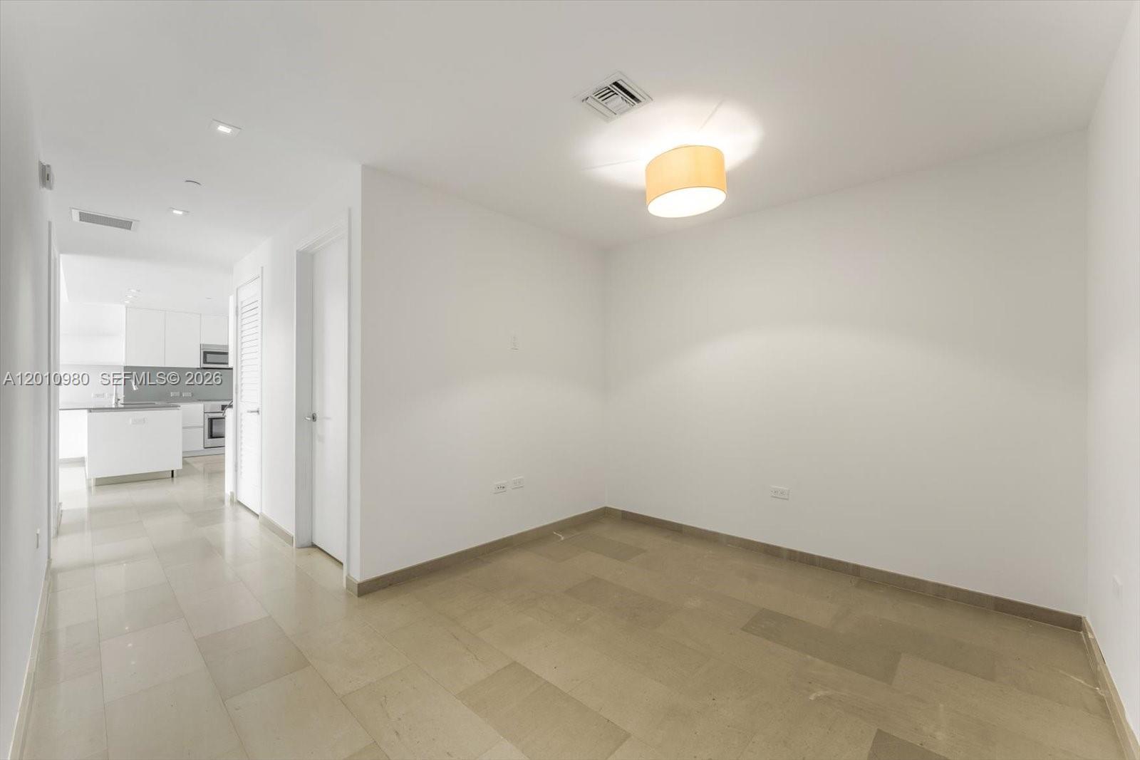68 SE 6th St #2304 Miami, FL 33131