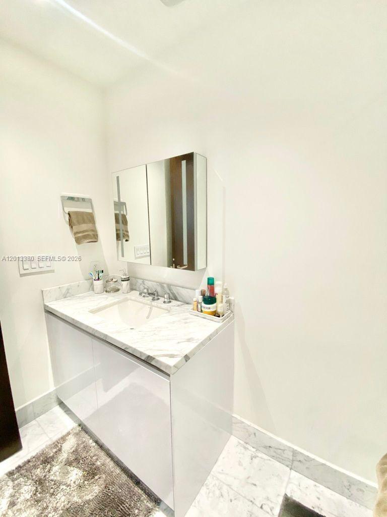 16901 Collins Ave #701 Sunny Isles Beach, FL 33160