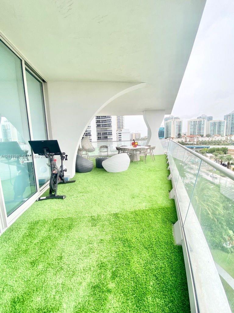 16901 Collins Ave #701 Sunny Isles Beach, FL 33160