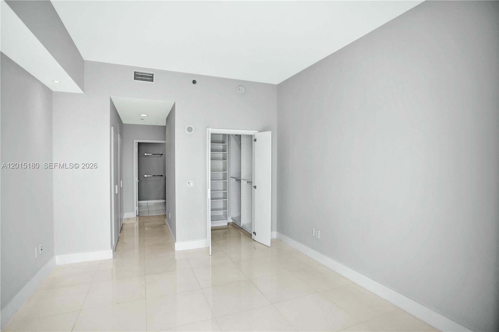 950 Brickell Bay Dr #4610 Miami, FL 33131