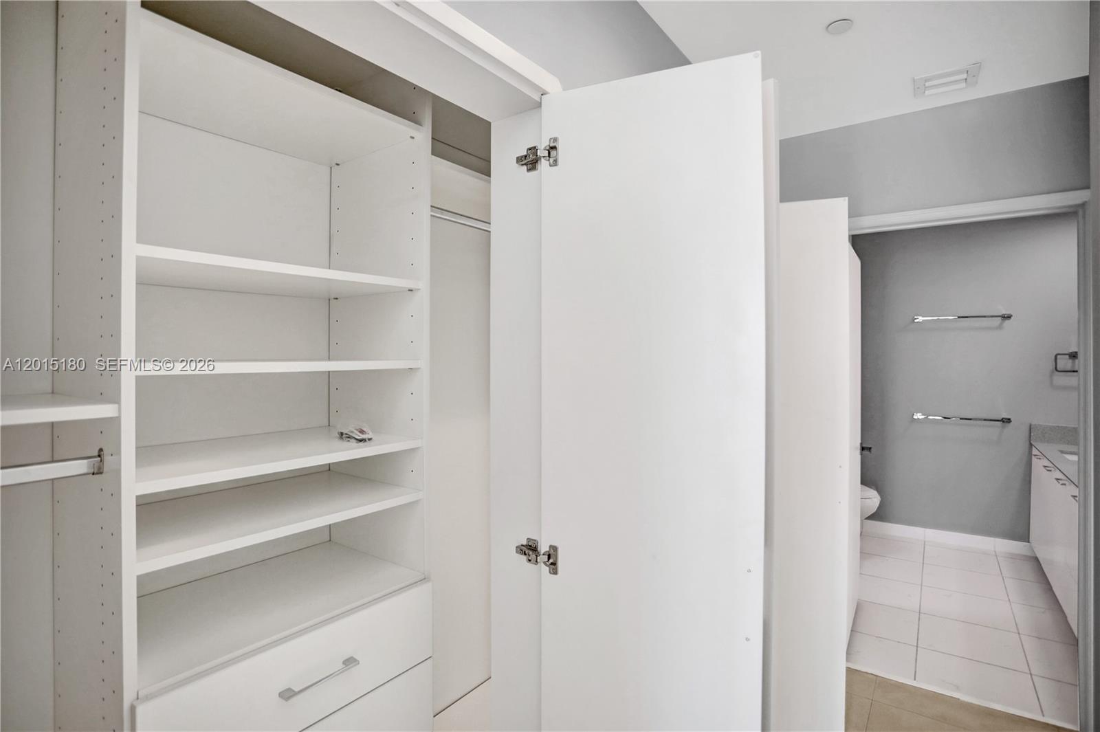 950 Brickell Bay Dr #4610 Miami, FL 33131
