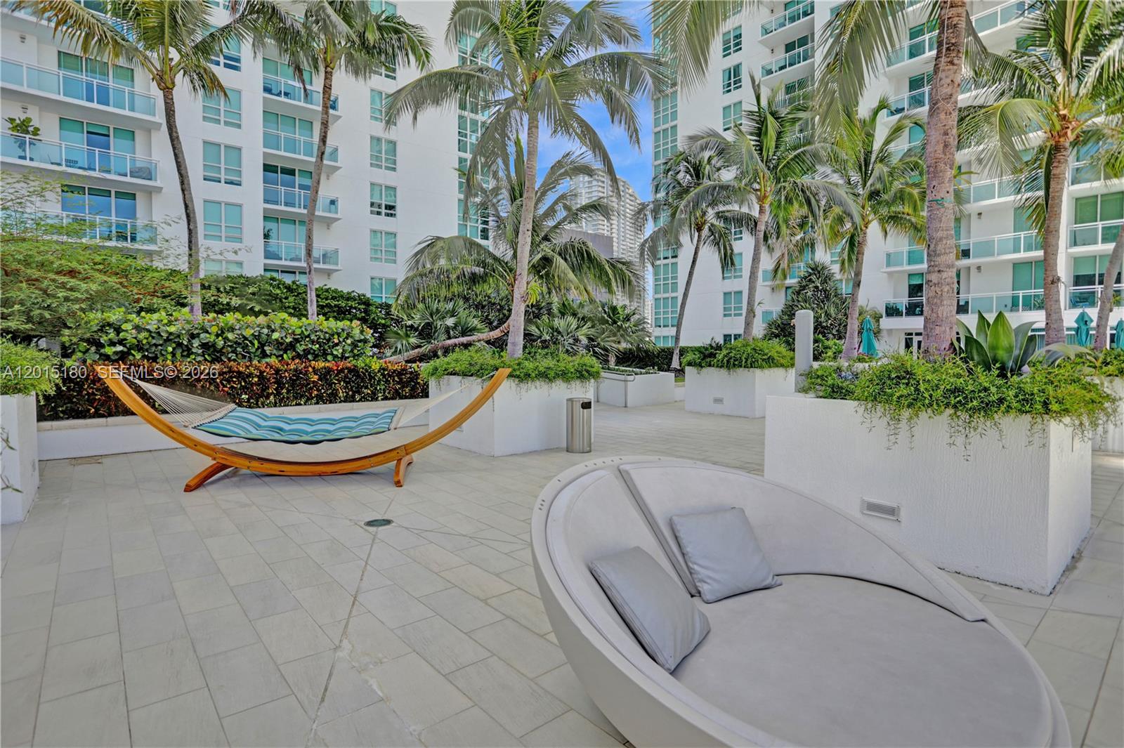 950 Brickell Bay Dr #4610 Miami, FL 33131