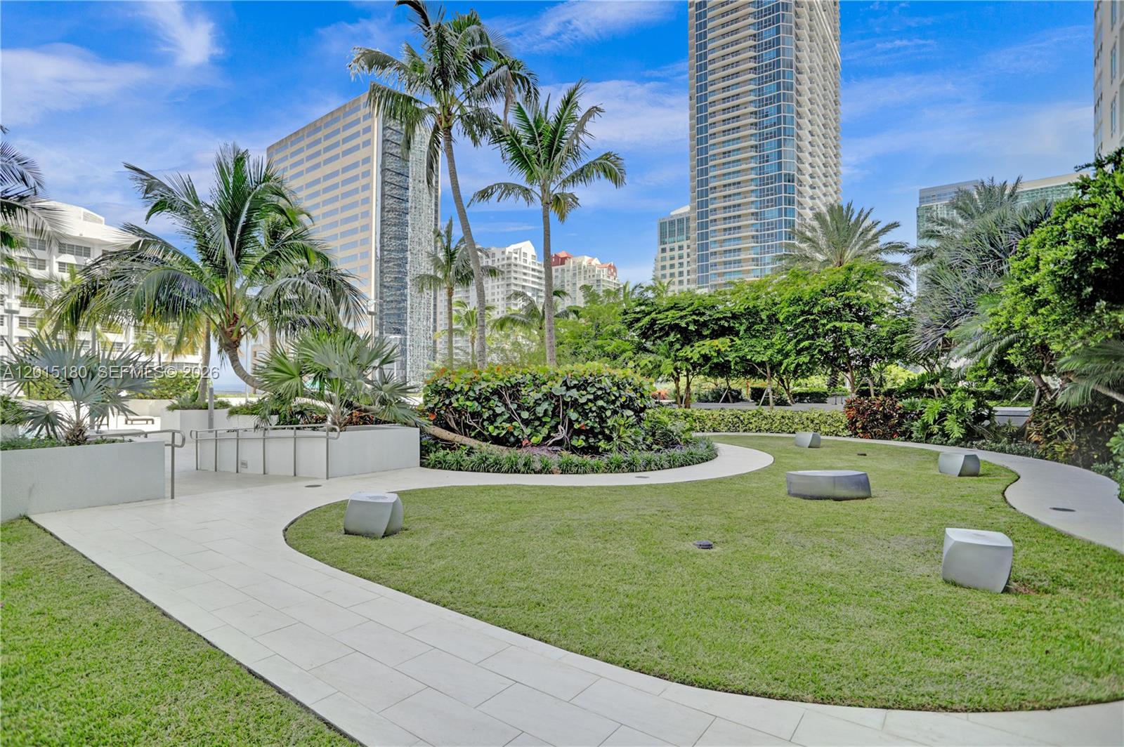 950 Brickell Bay Dr #4610 Miami, FL 33131