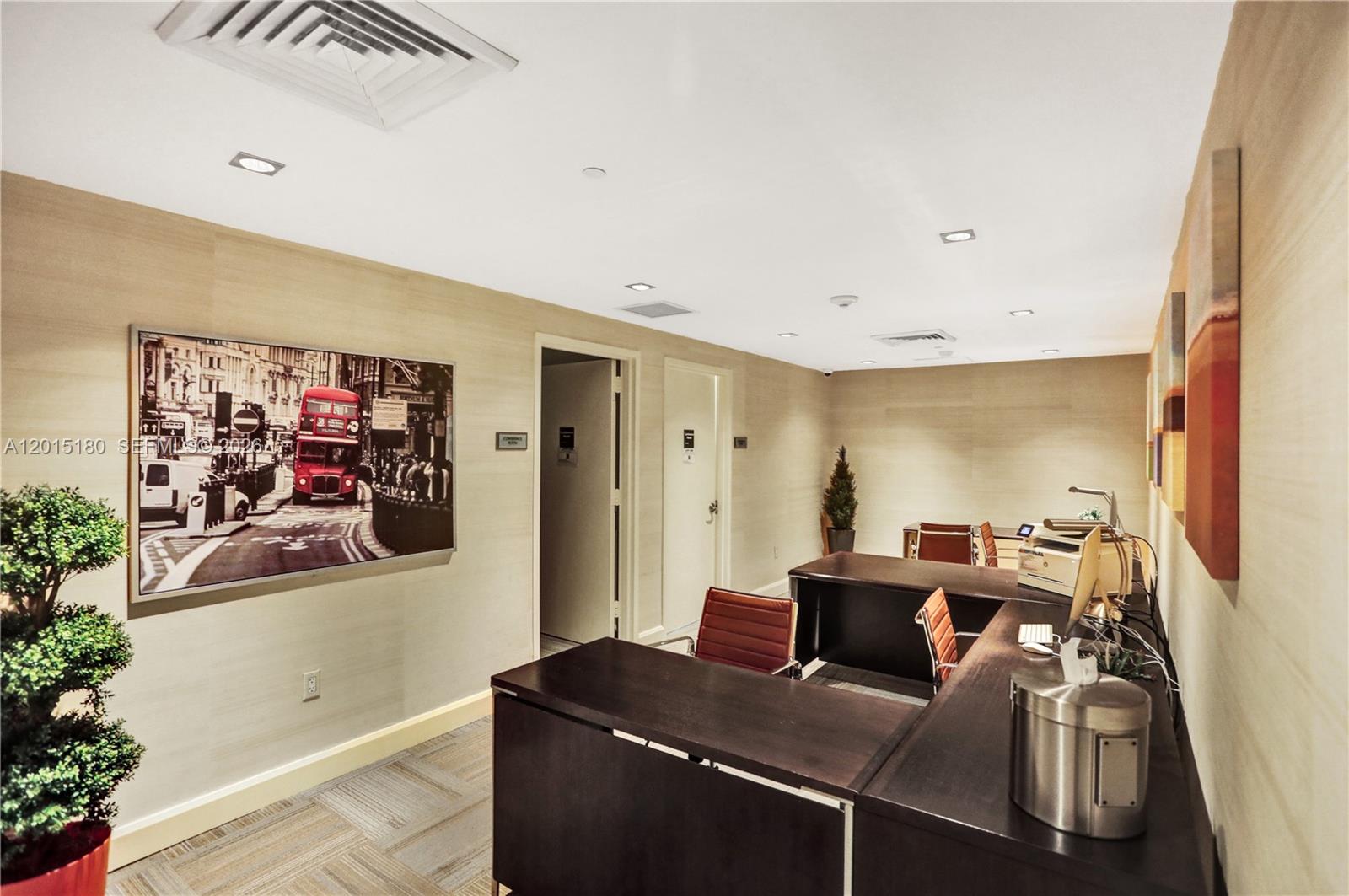 950 Brickell Bay Dr #4610 Miami, FL 33131