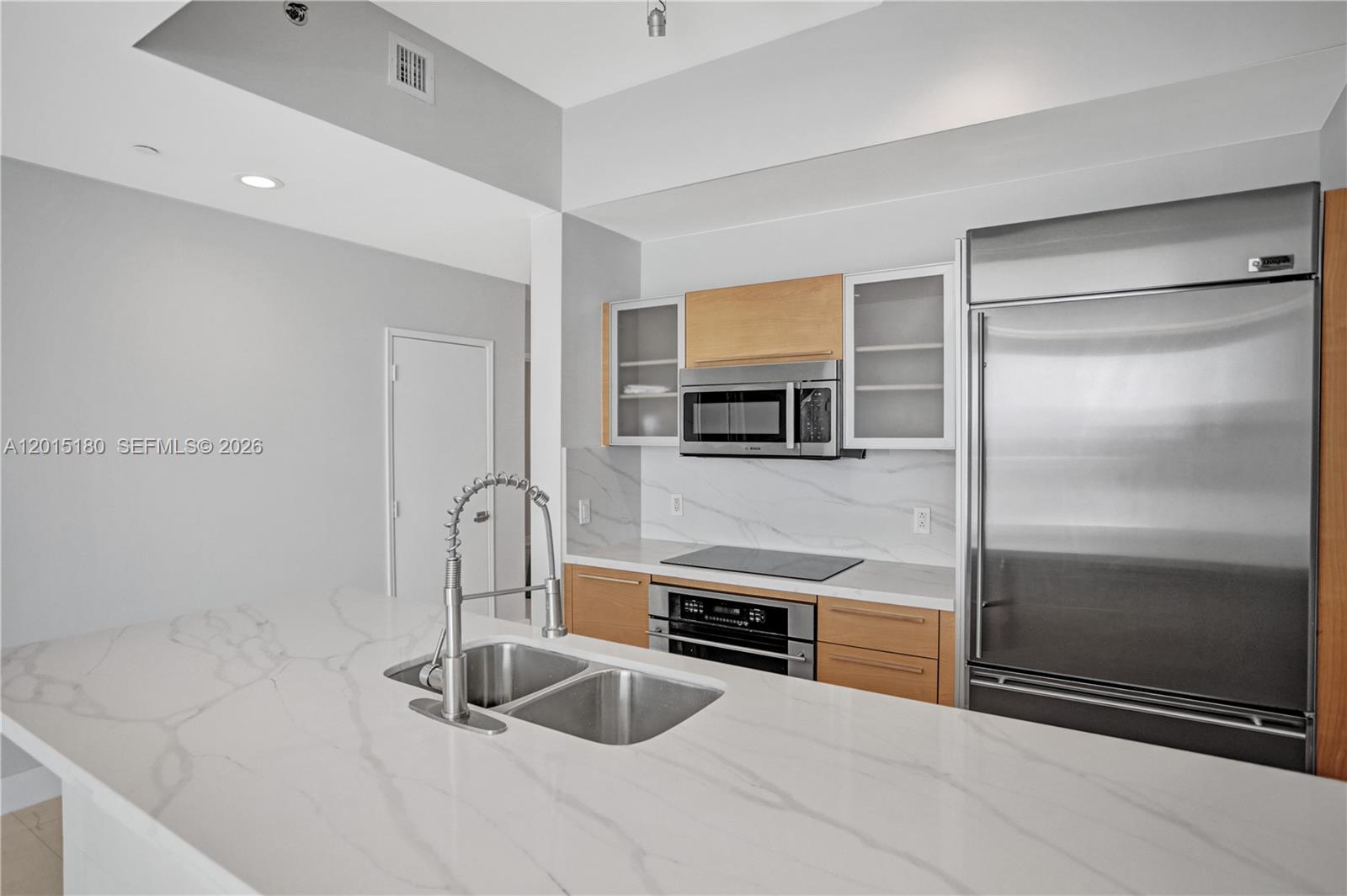 950 Brickell Bay Dr #4610 Miami, FL 33131
