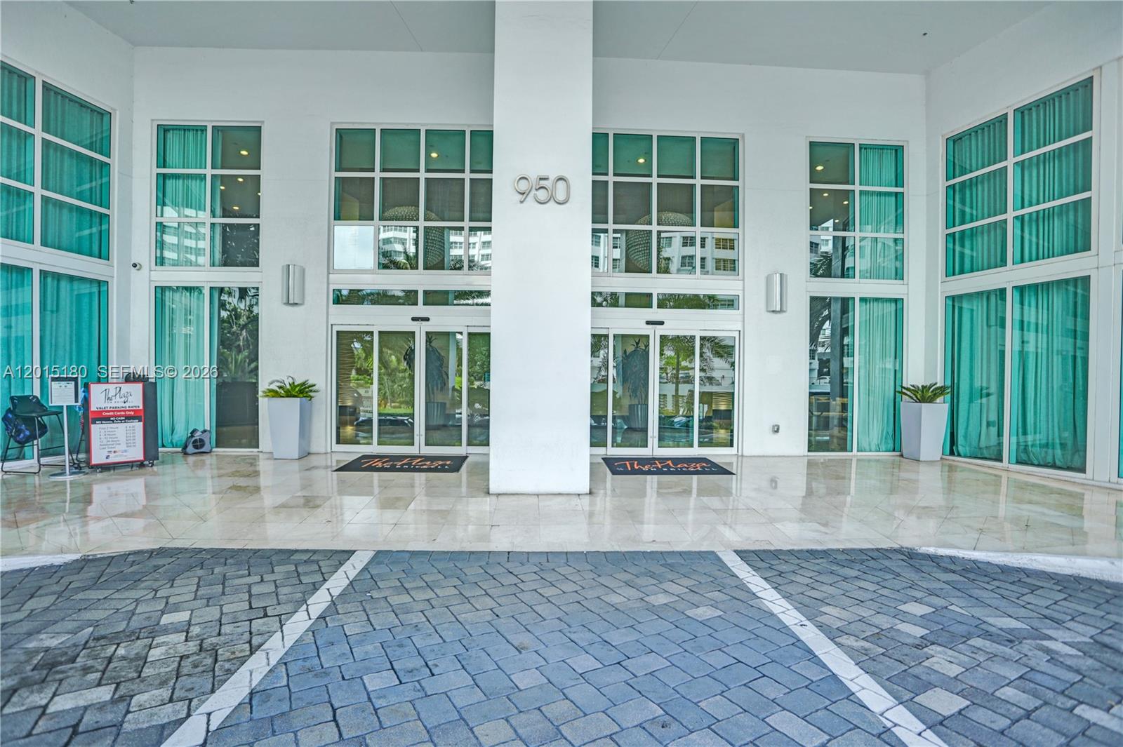 950 Brickell Bay Dr #4610 Miami, FL 33131