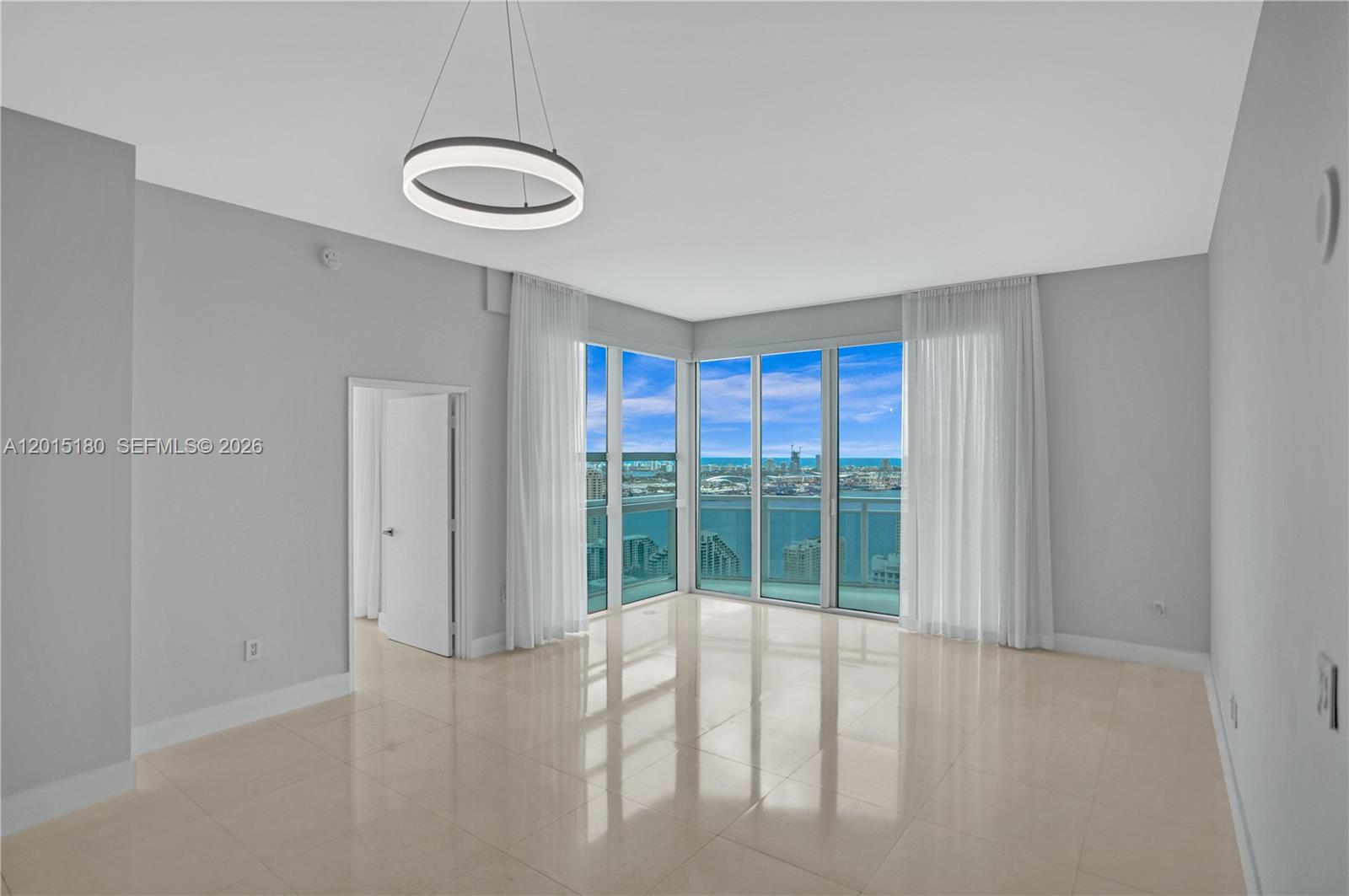 950 Brickell Bay Dr #4610 Miami, FL 33131