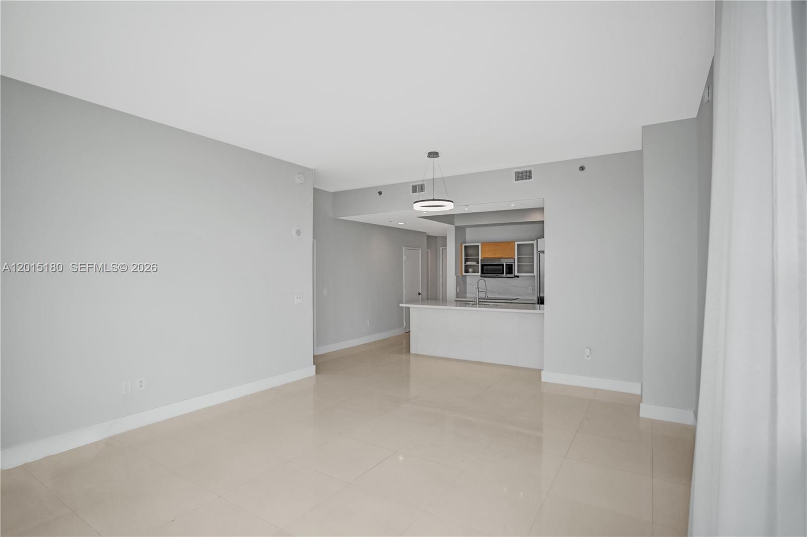 950 Brickell Bay Dr #4610 Miami, FL 33131