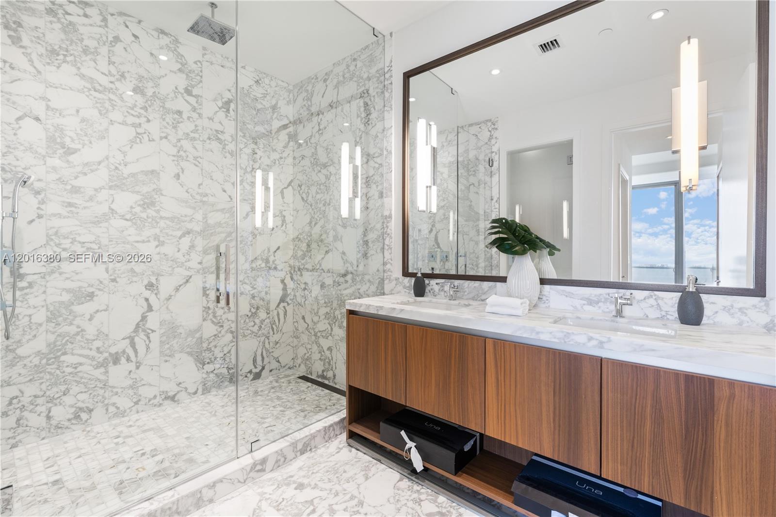 image Una Residences10