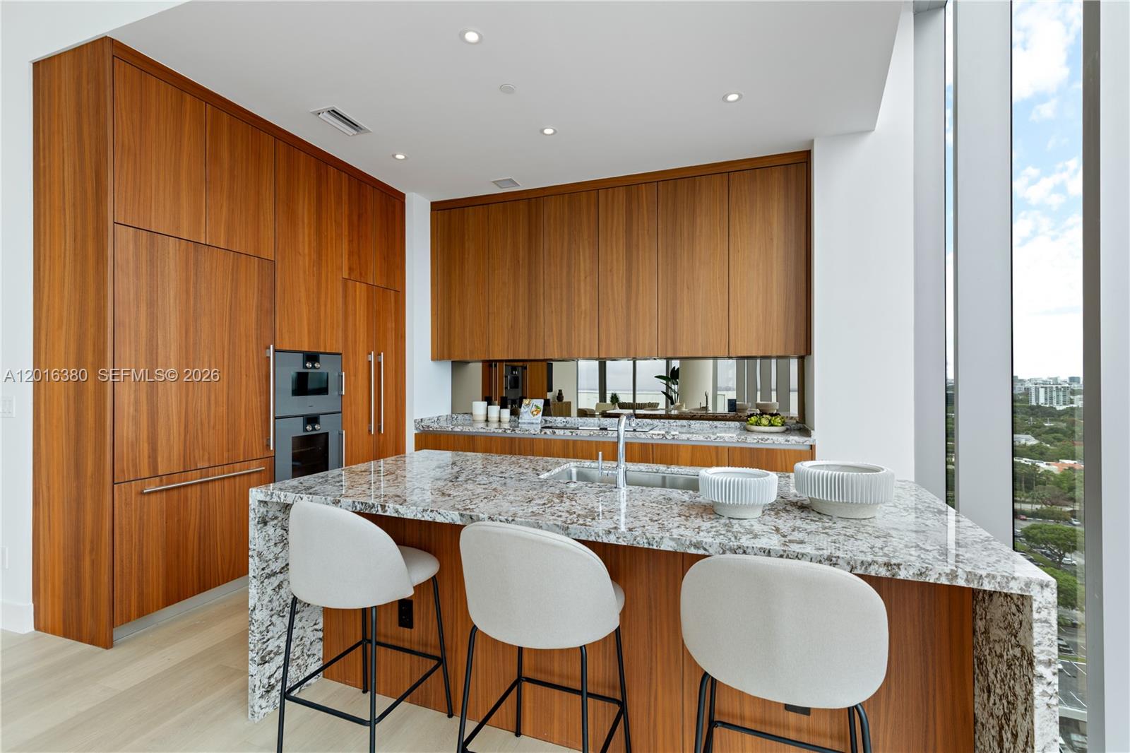 image Una Residences4
