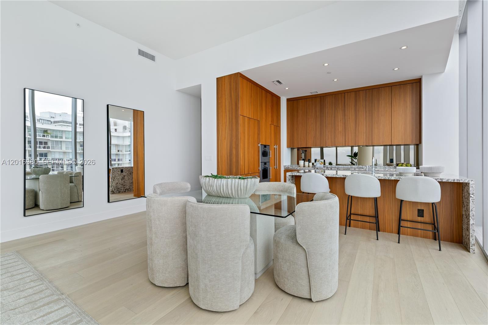 image Una Residences5