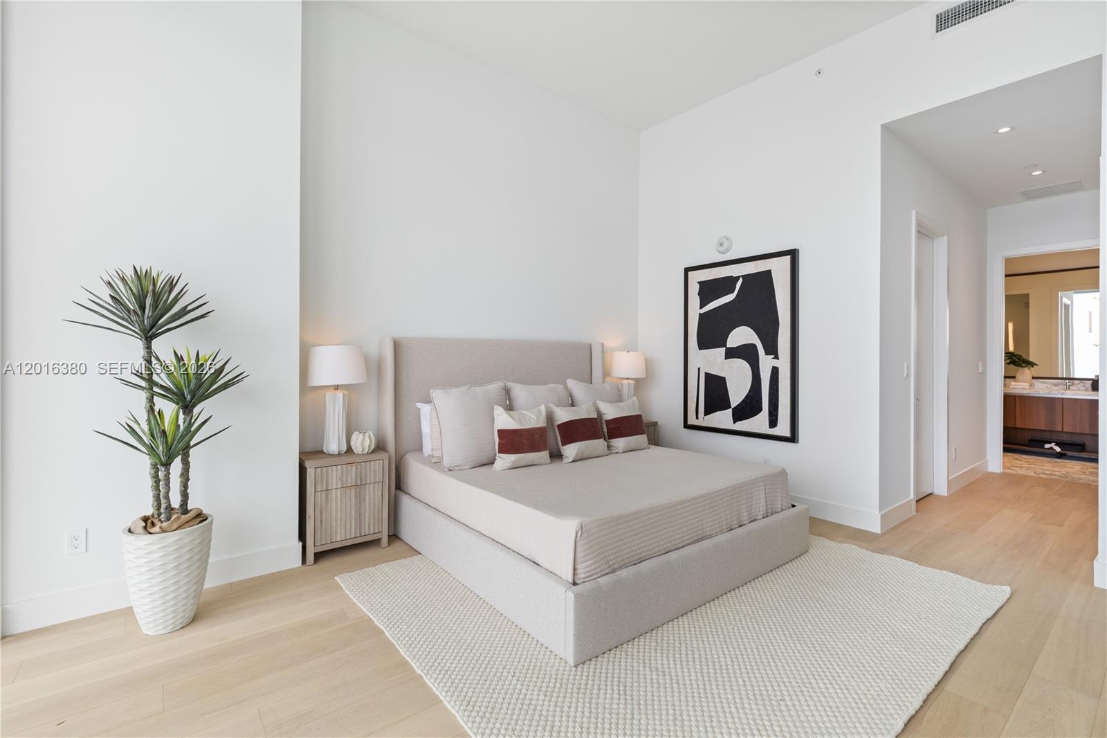 image Una Residences7