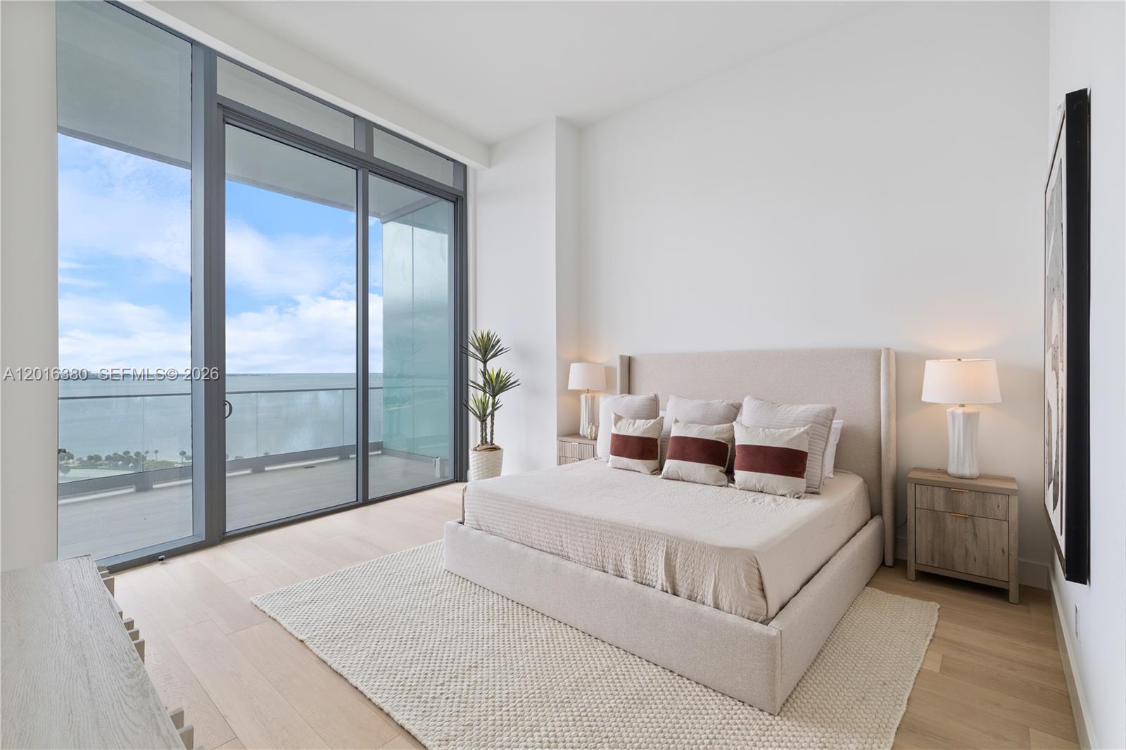 image Una Residences8