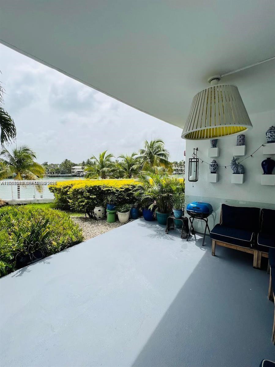 6580 Indian Crk Dr #207 Miami Beach, FL 33141