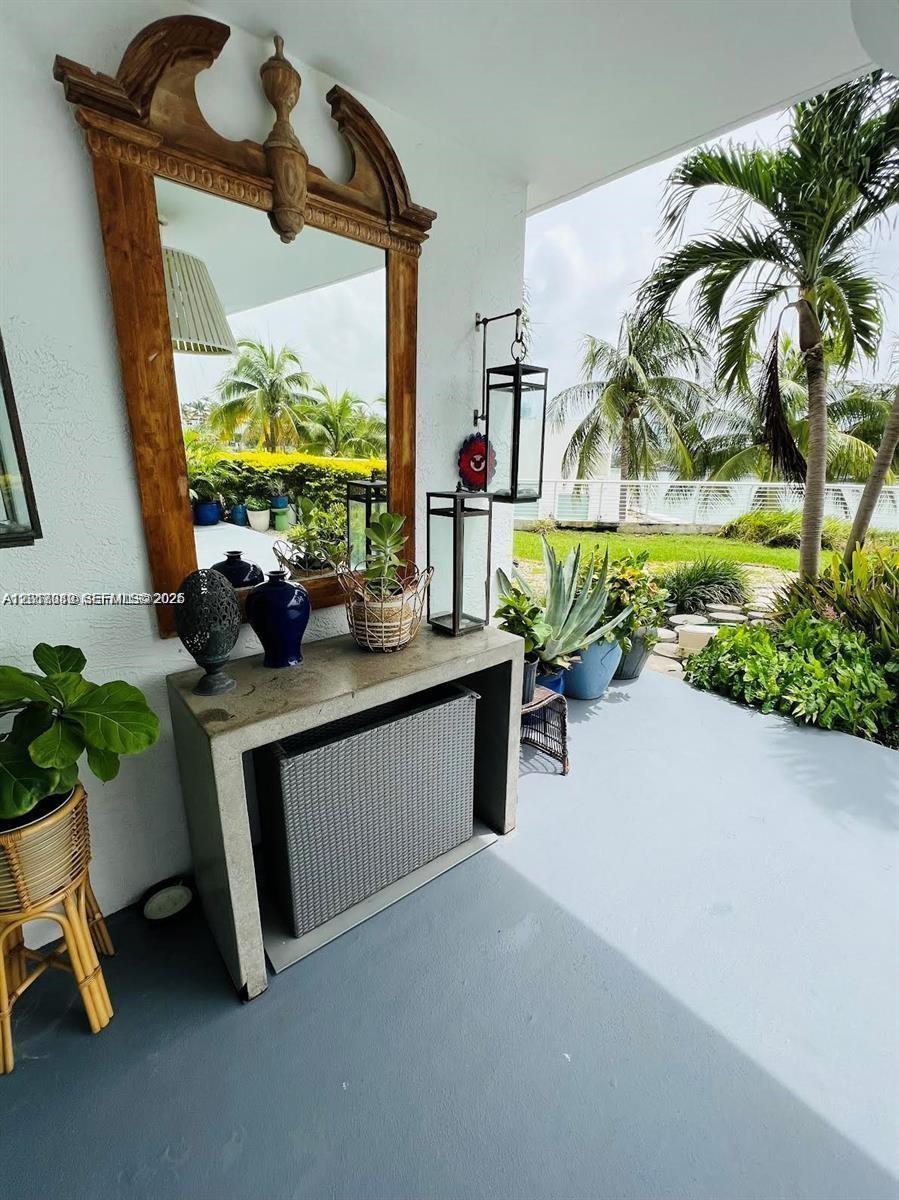 6580 Indian Crk Dr #207 Miami Beach, FL 33141