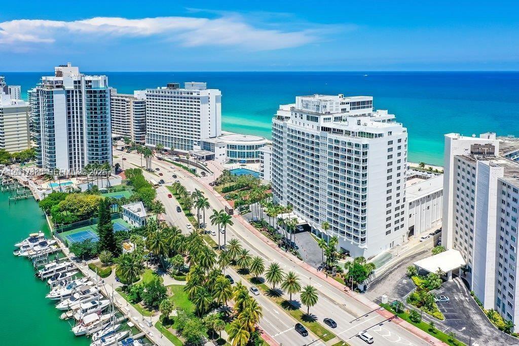 5401 Collins Ave #128