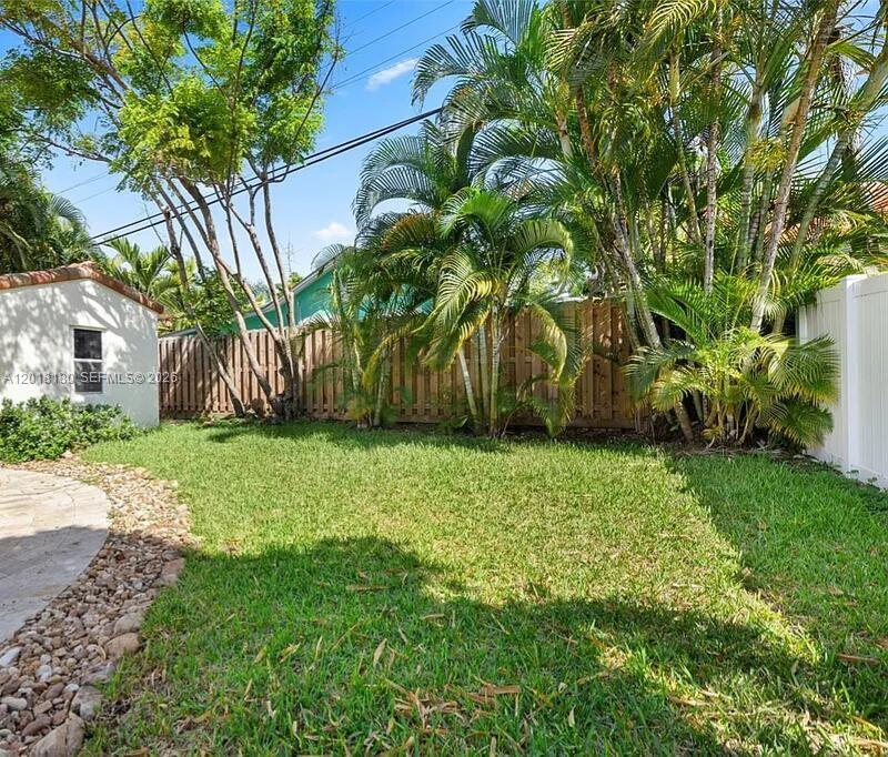 1617 NE 3rd Ct Fort Lauderdale, FL 33301