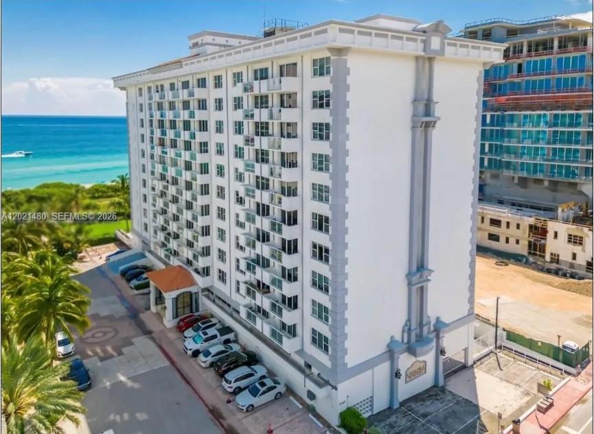 9195 Collins Ave #309