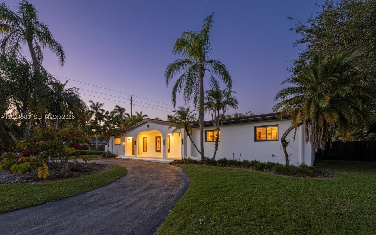 8695 SW 110th St Miami, FL 33156