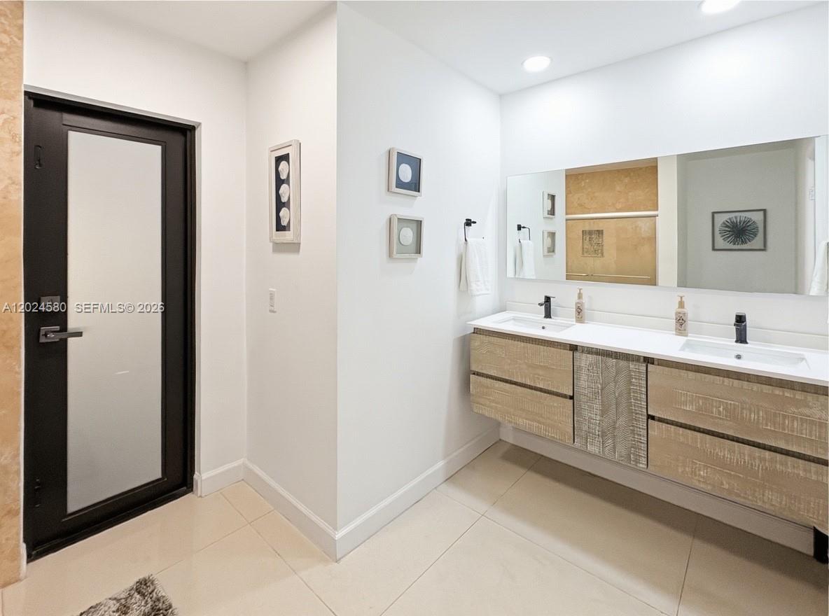 8695 SW 110th St Miami, FL 33156
