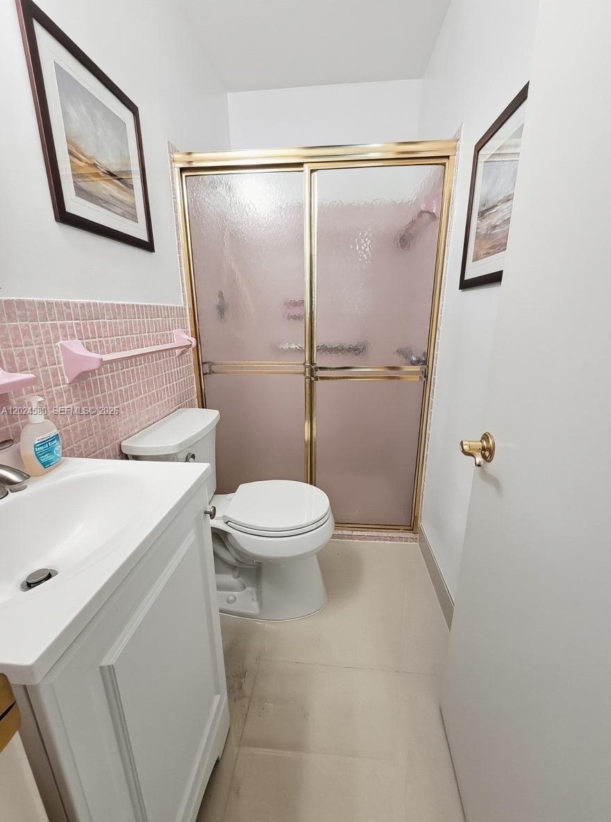 8695 SW 110th St Miami, FL 33156