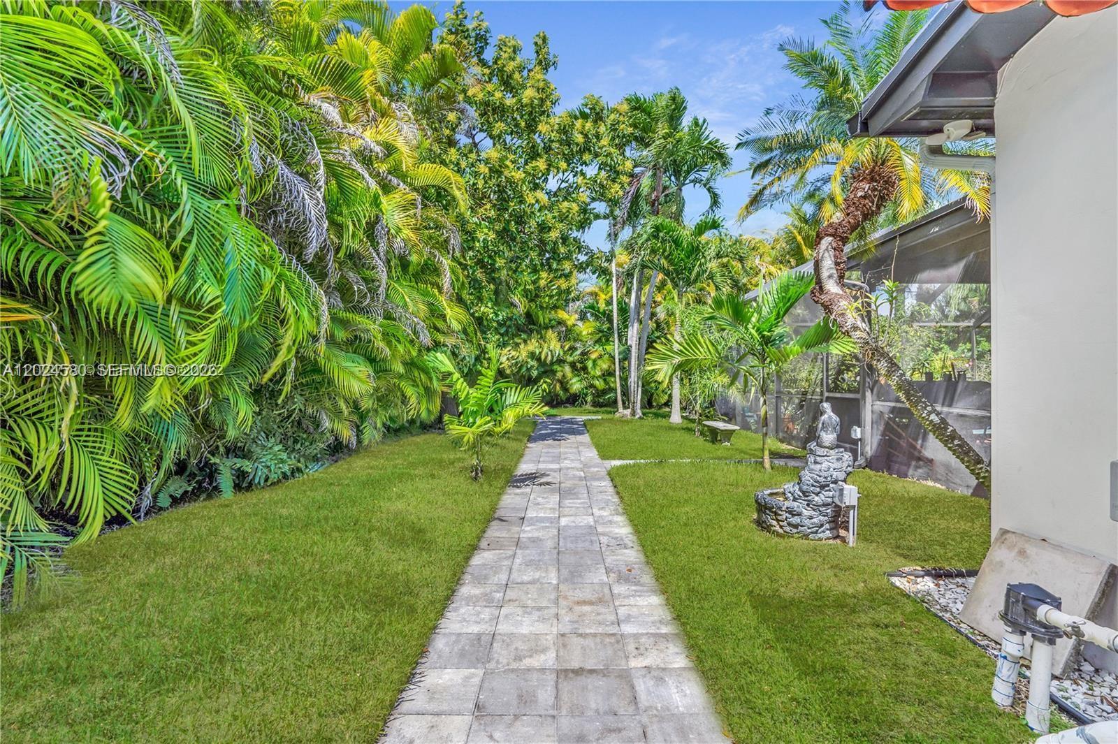 8695 SW 110th St Miami, FL 33156